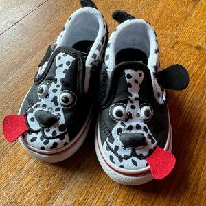 Dalmatian black and white puppy dog vans. Size 4t. Like new condition with box.